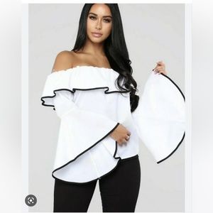 Style Mafia Blaze off shoulder top. NWOT‎